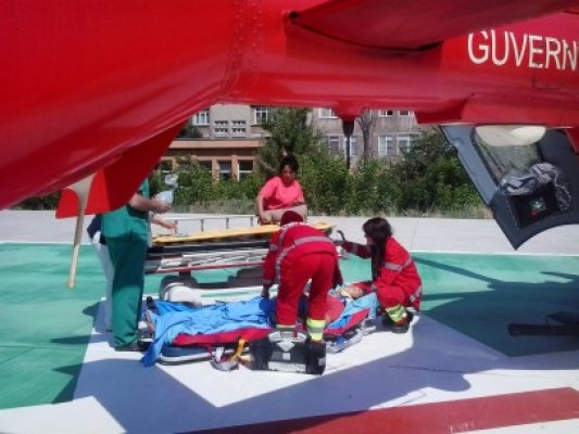 Elicopterul SMURD, solicitat la Pantelimon: o femeie a fost călcată de căruţă
